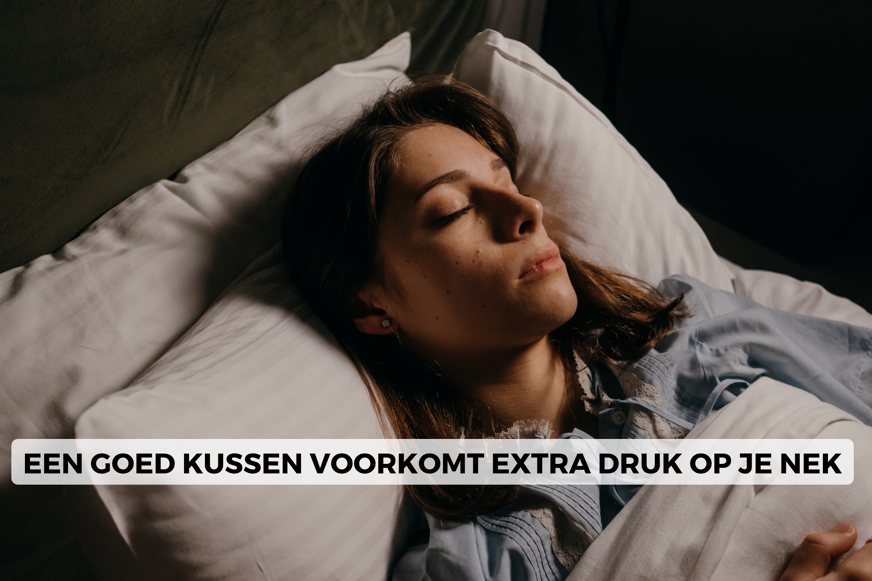 Slaper met rechte wervelkolom op een matras voor rugklachten